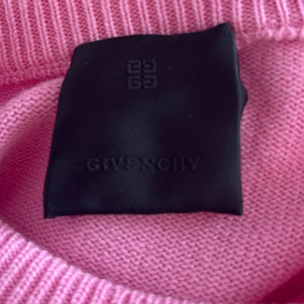 NWT • GIVENCHY • Oversize Pixel Embroidered Wool & Cashmere Sweater • Candy Pink - Picture 3 of 4